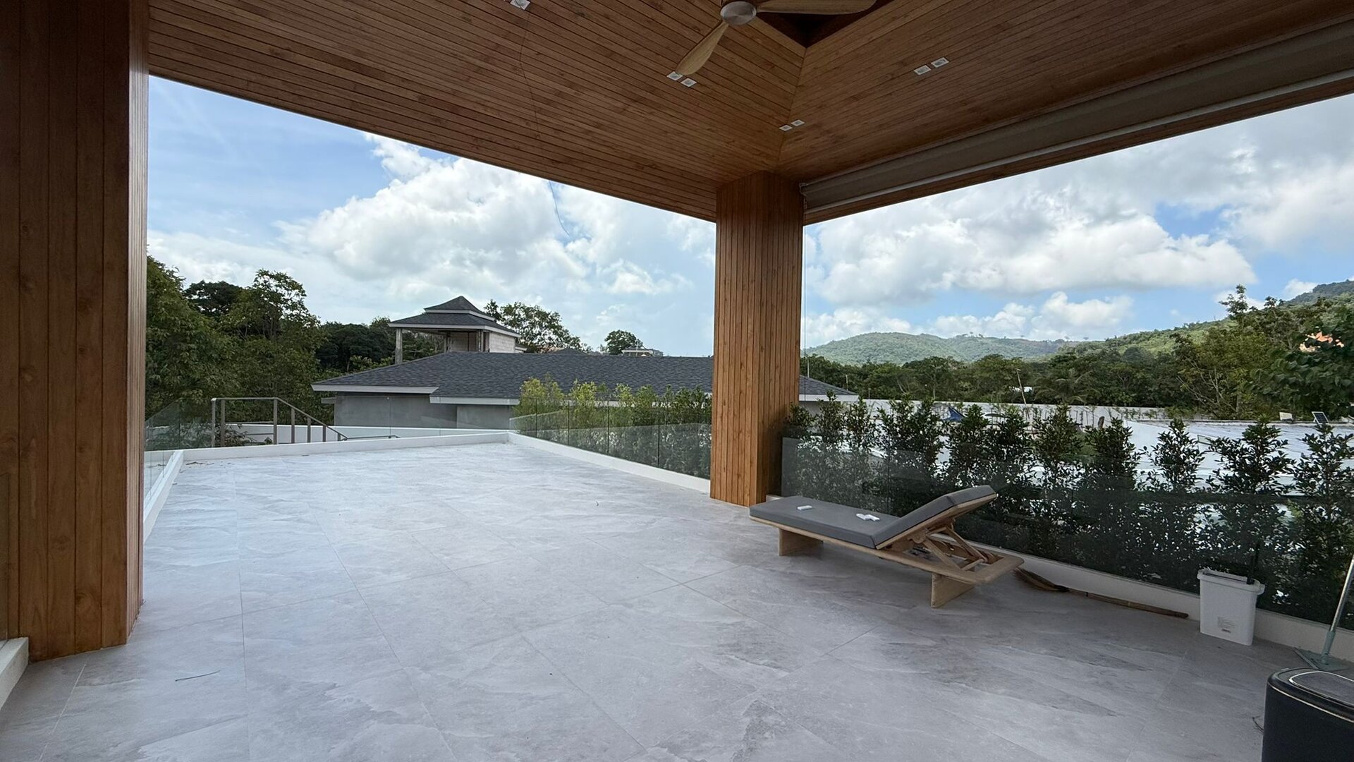 เลคฟร้อนท์วิลล่าบ้านมานิค-5 ห้องนอน (ID 155)