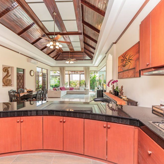 Аренда — роскошная вилла с 3+1 спальнями рядом с пляжем БангТао (ID 288)