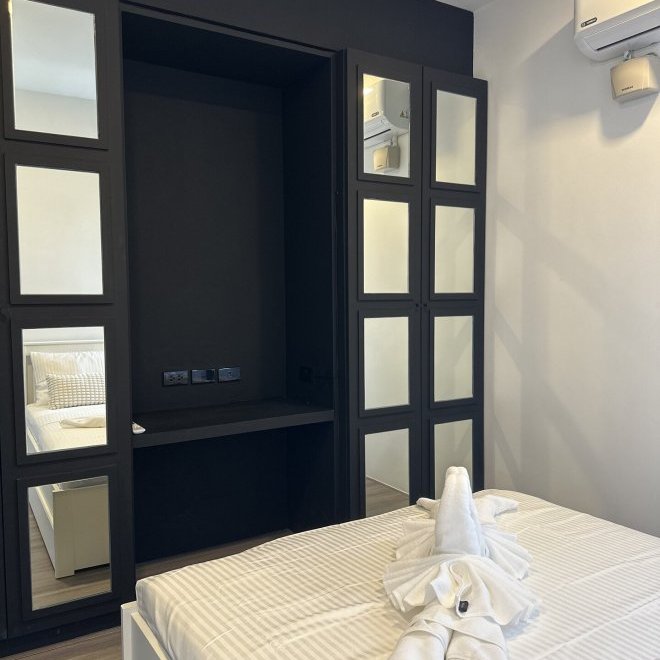 The 8 pool villa (ID 566)