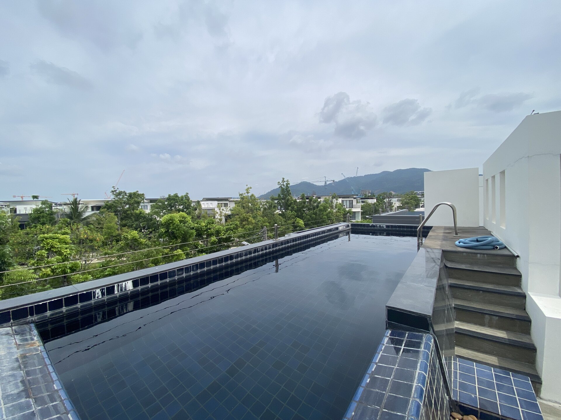 4 bedroom townhouse with swimming pool in Laguna Park (ID 49)