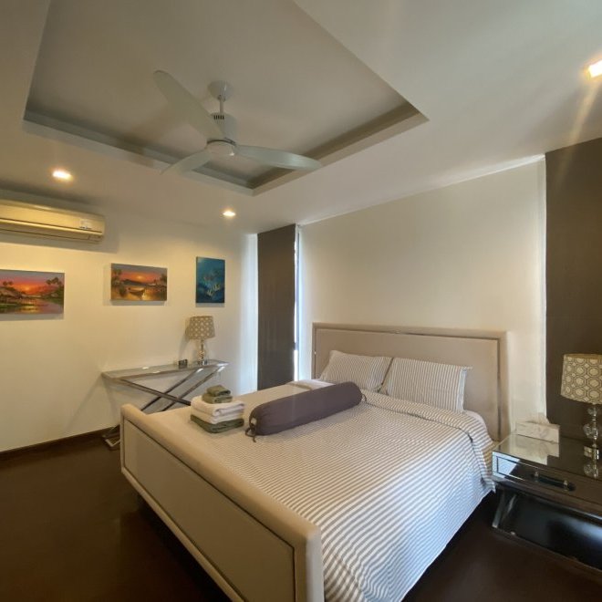 4 bedroom townhouse with swimming pool in Laguna Park (ID 49)