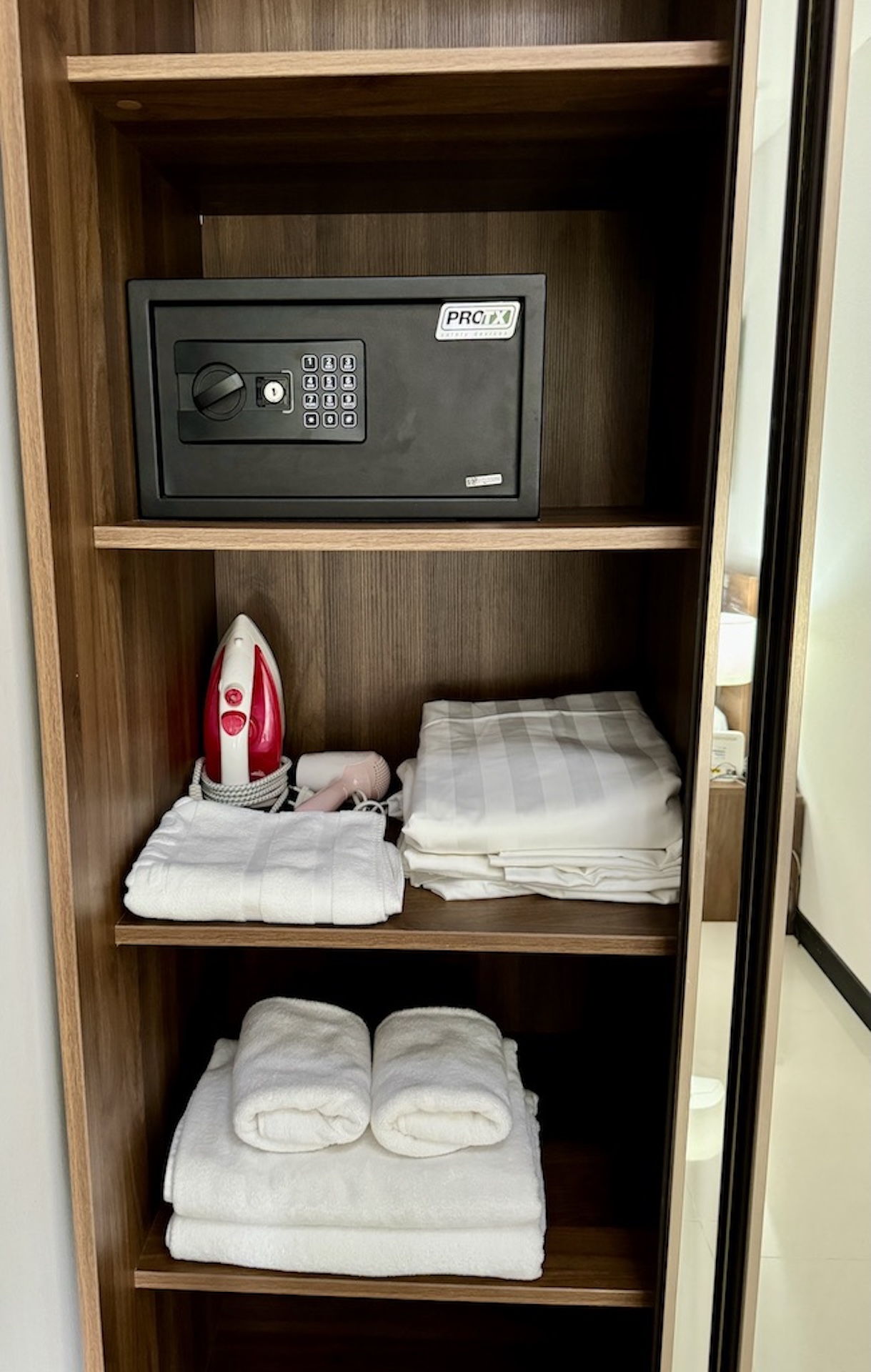 1 bedroom apartment in NBC Condo (ID 168)