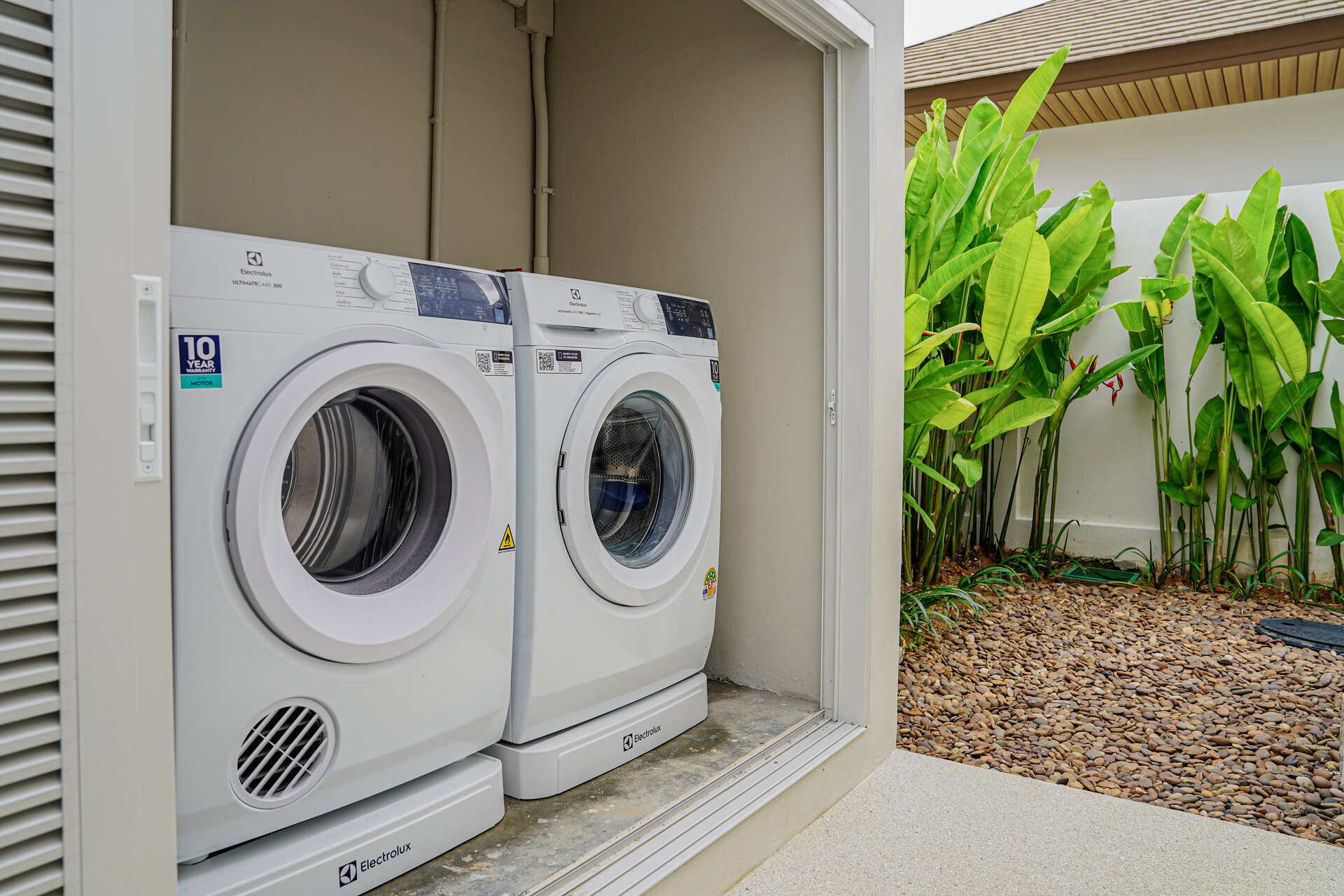 ตรีชาดาอาซัวร์ (ID 688)