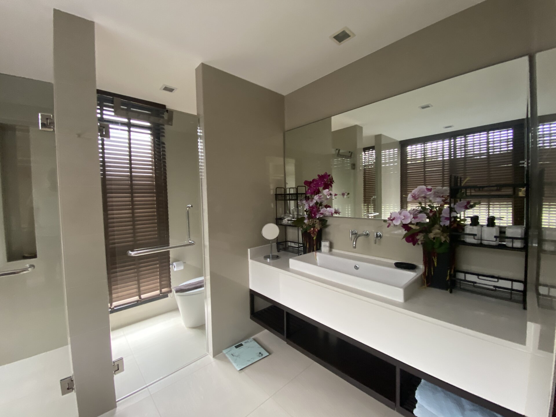 4 bedroom townhouse with swimming pool in Laguna Park (ID 49)