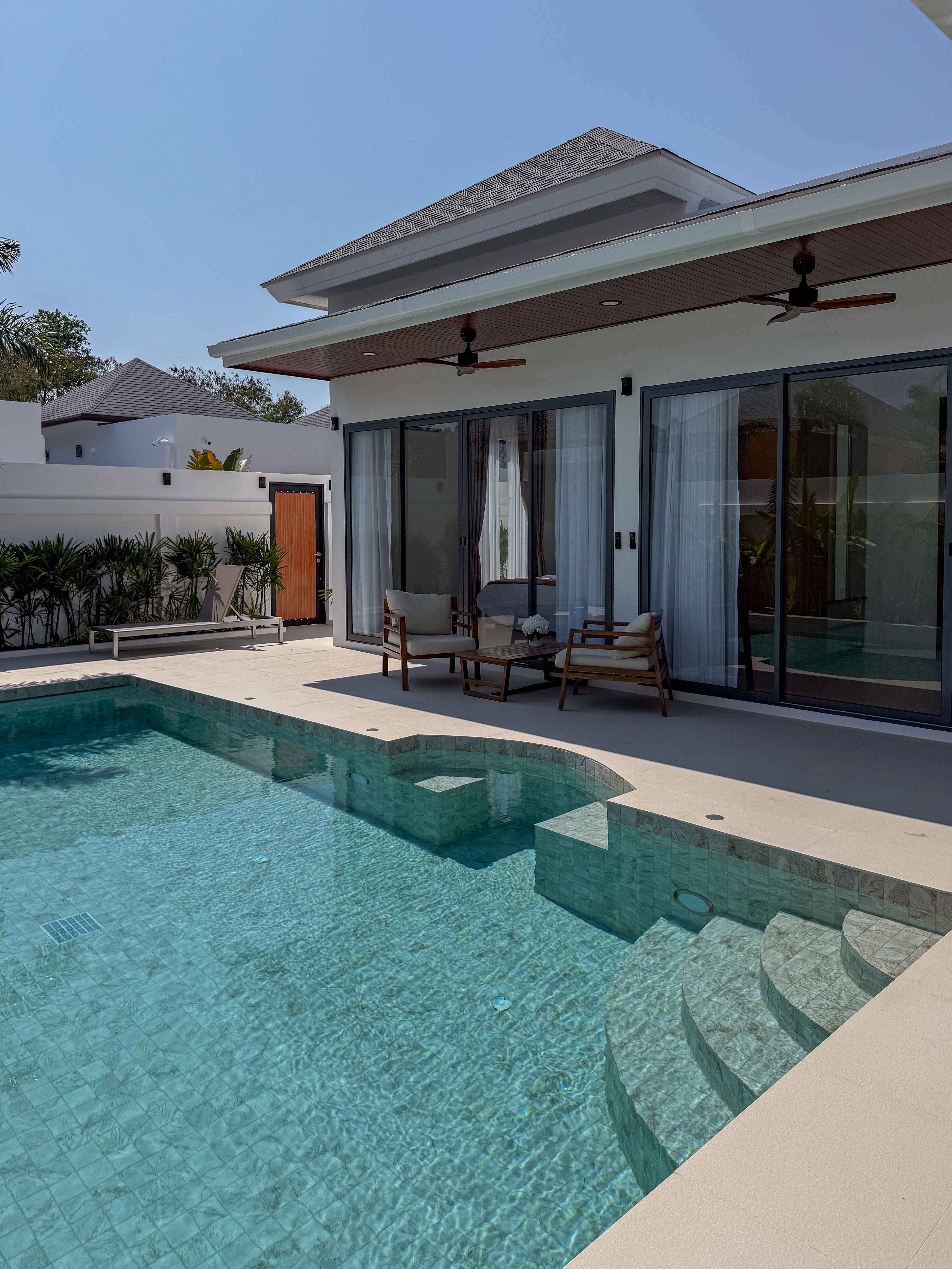 Продажа 3-спальной виллы Villa Nai Harn Residence (ID 523)