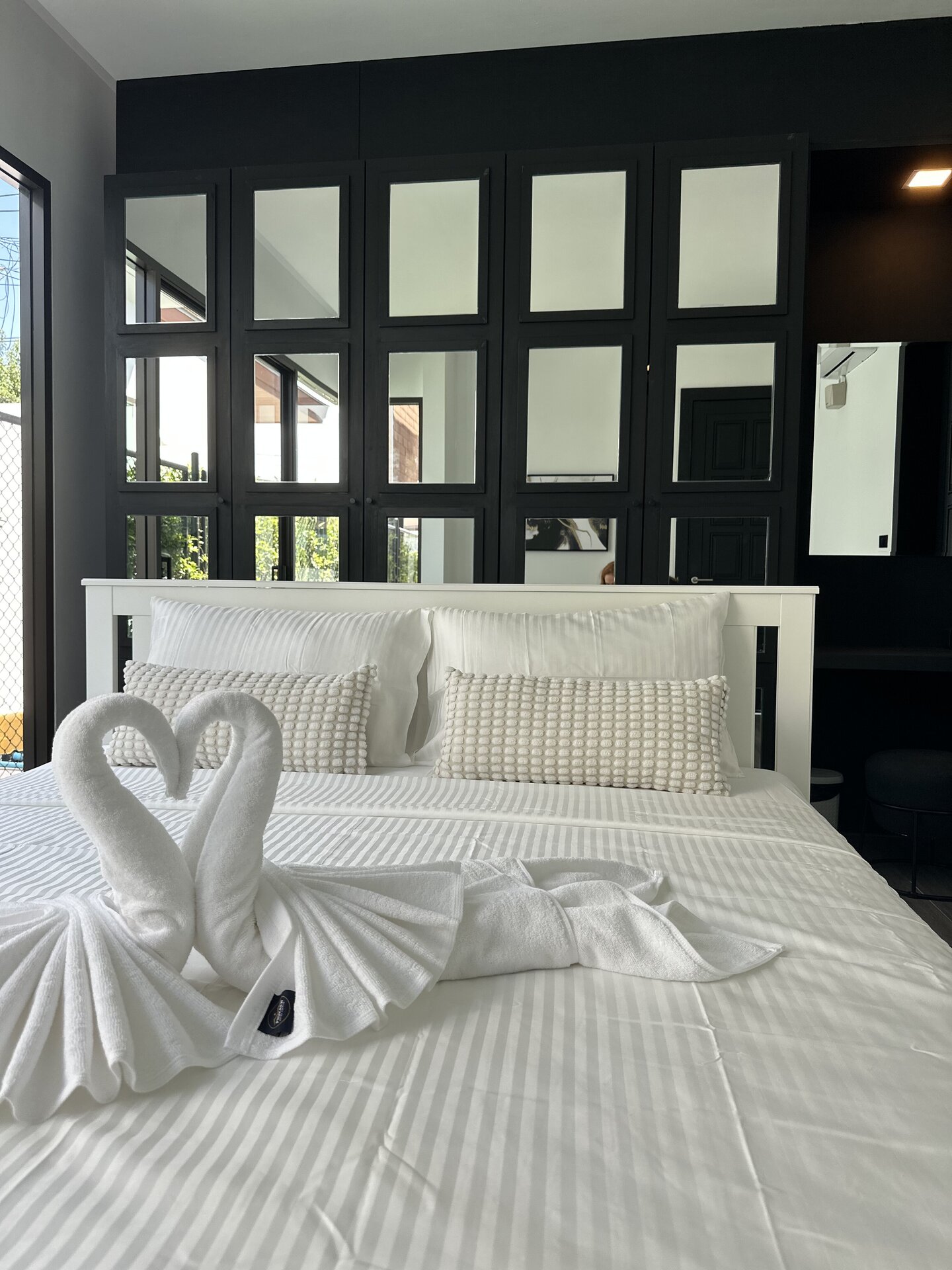 The 8 pool villa (ID 566)