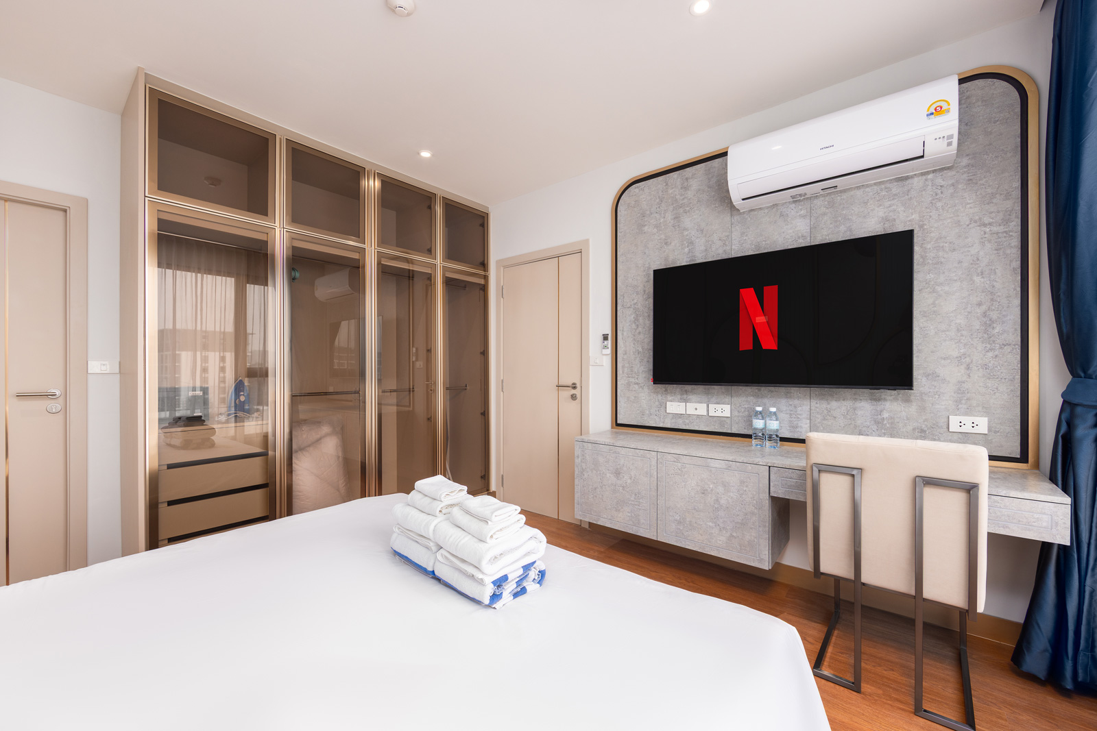 Bellevue Lagoon unit 414 (ID 701)