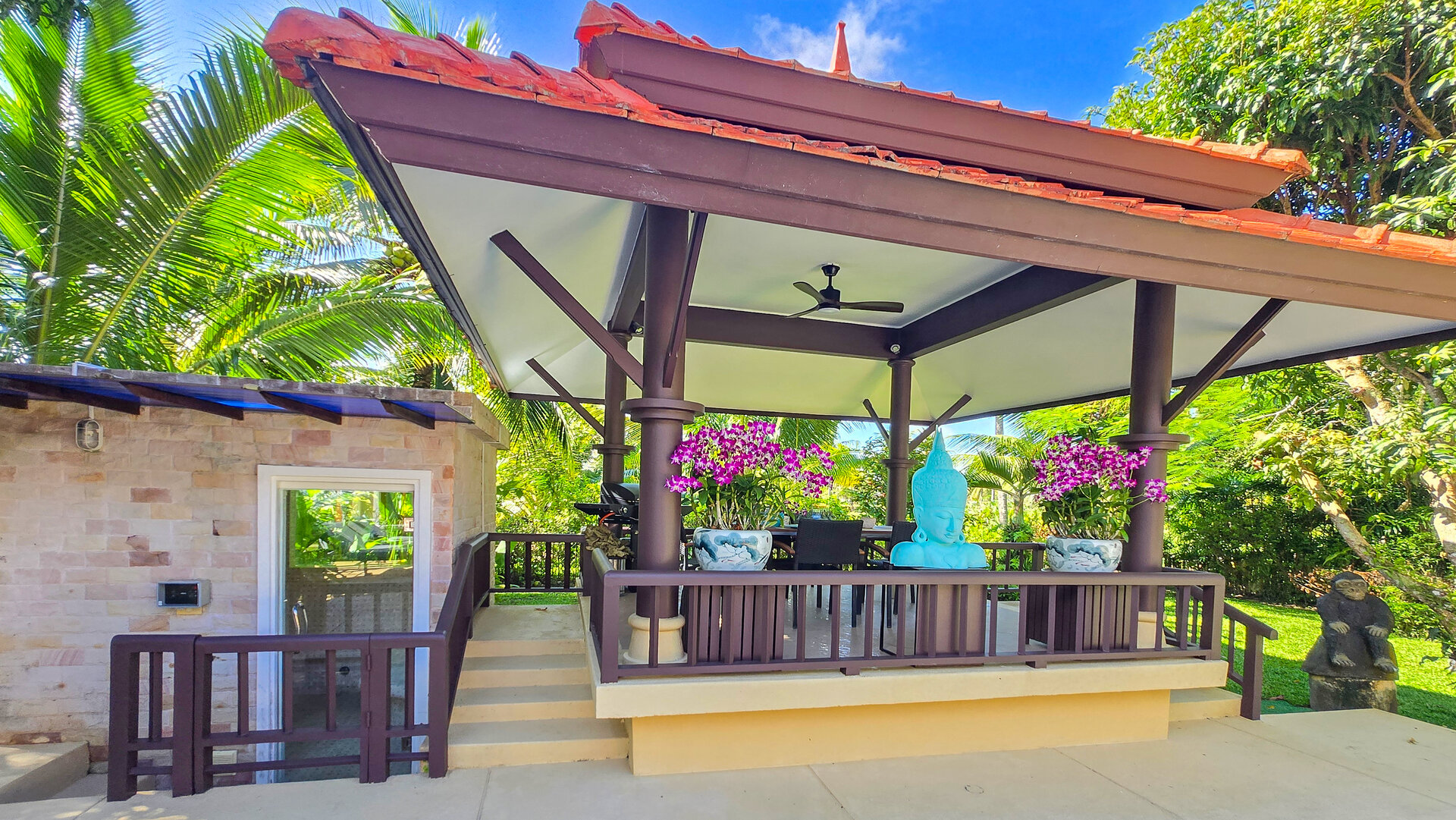 วิลล่าปรับปรุงใหม่ในลากูน่า (ID 623)