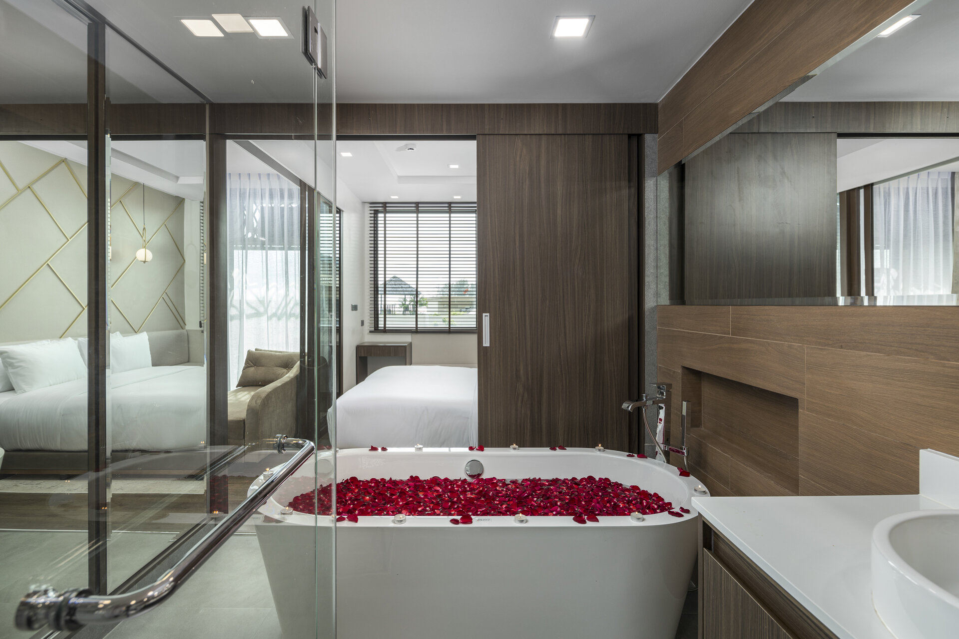 1 bedroom apartment in The Proud Karon, unit 614 (ID 196)