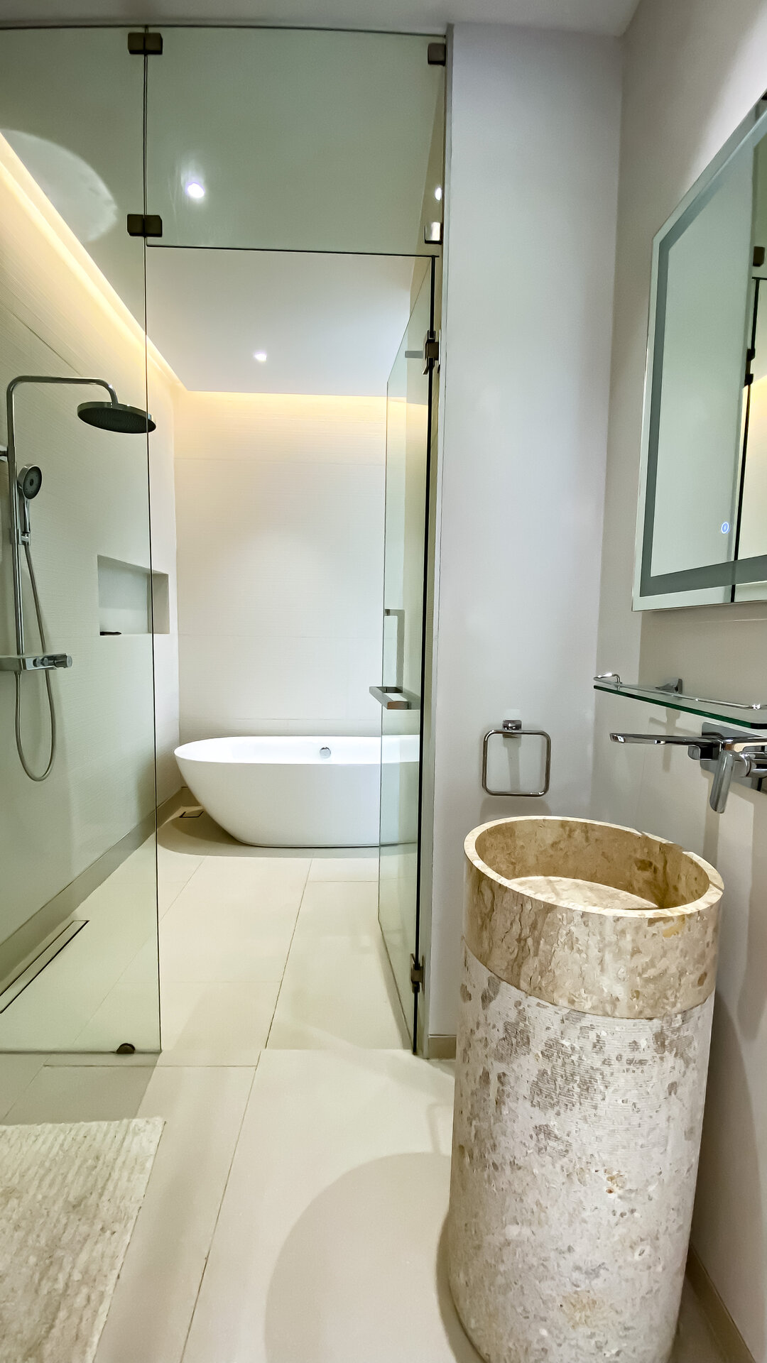 เข้ายึดคฤหาสน์ LuxPride 3 (ID 568)