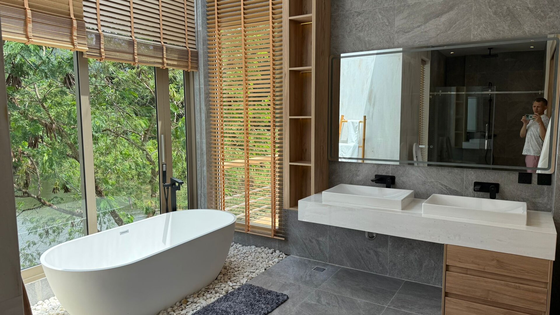 เลคฟร้อนท์วิลล่าบ้านมานิค-5 ห้องนอน (ID 155)