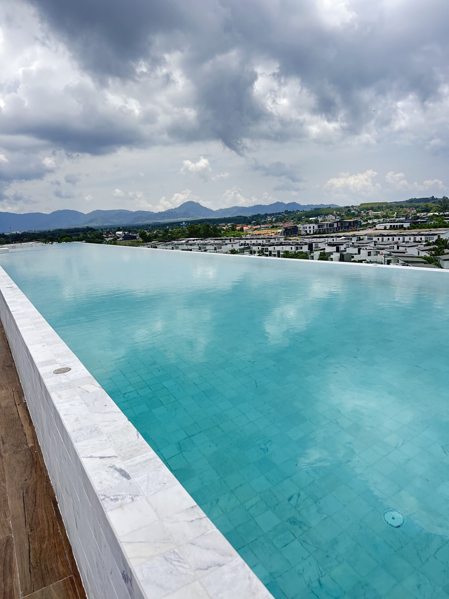 1 спальная квартира в SkyPark (ID 123)