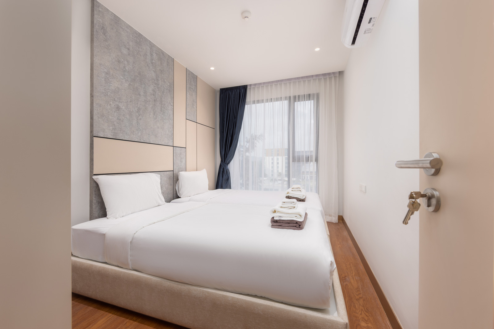 Bellevue Lagoon unit 414 (ID 701)