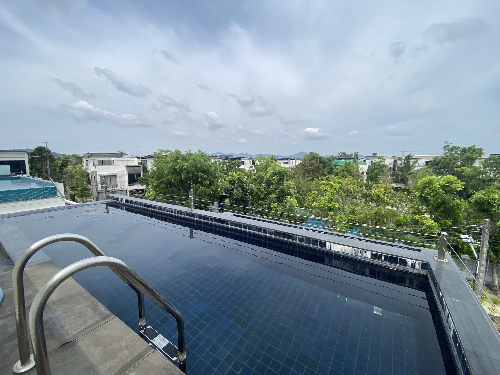 4 bedroom townhouse with swimming pool in Laguna Park (ID 49)