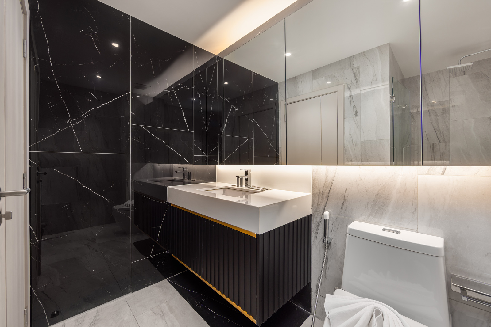 Bellevue Lagoon unit 414 (ID 701)