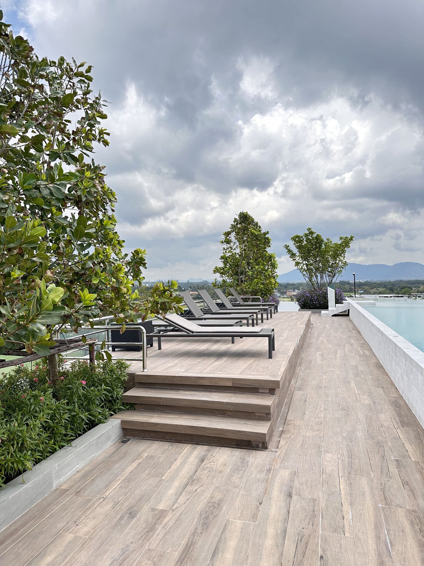 1 спальная квартира в SkyPark (ID 123)