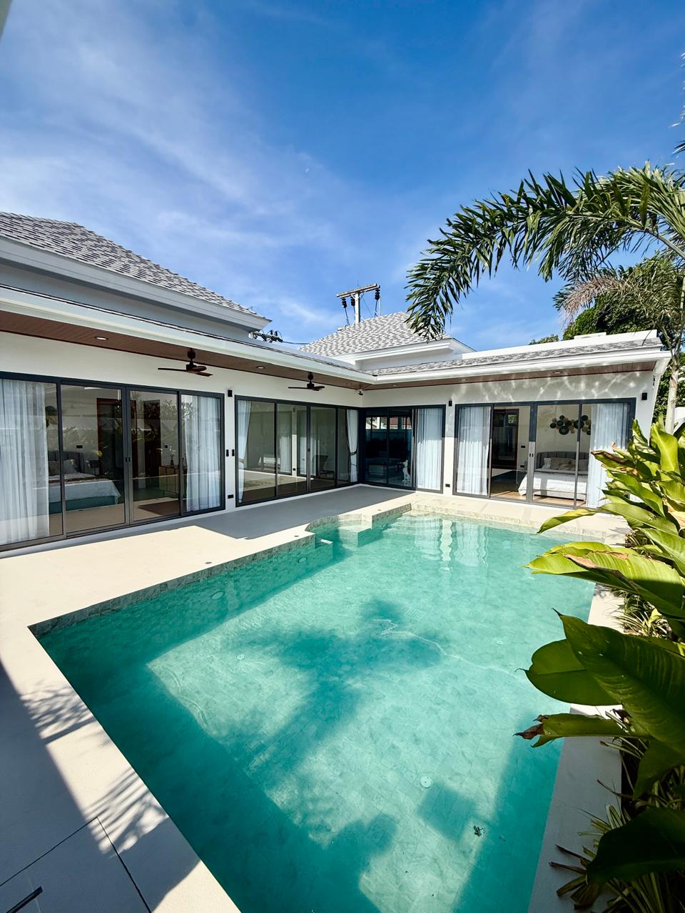 Продажа 3-спальной виллы Villa Nai Harn Residence (ID 523)