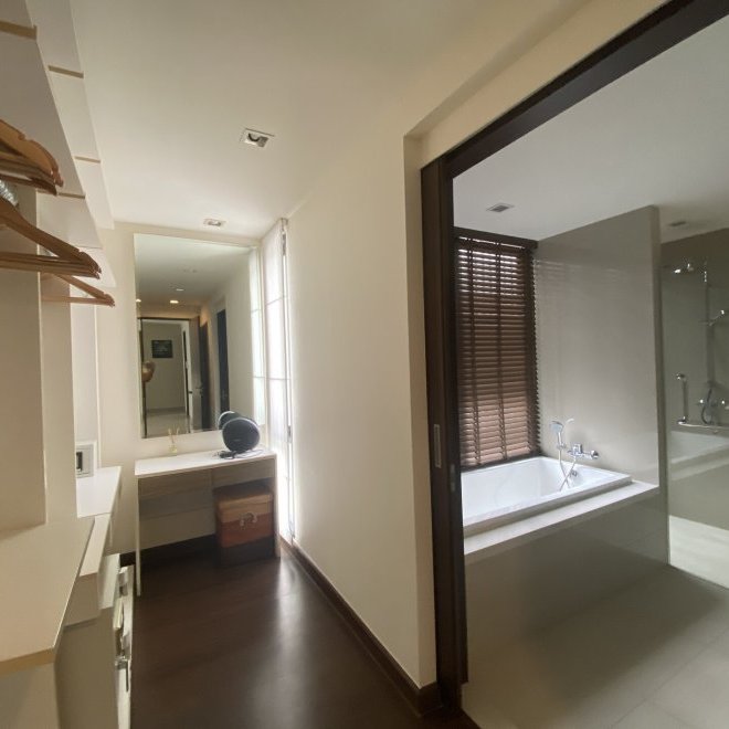 4 bedroom townhouse with swimming pool in Laguna Park (ID 49)