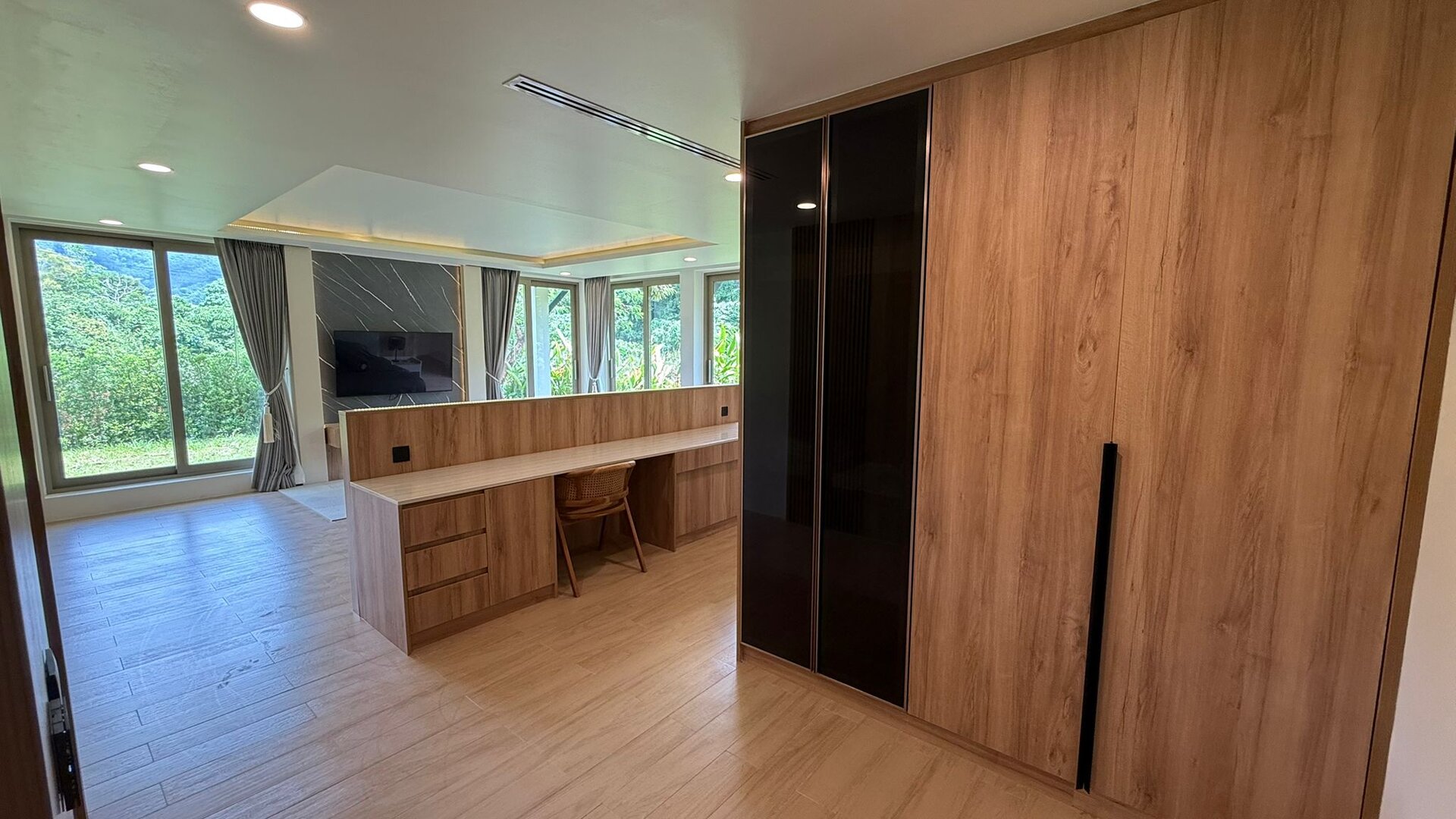 เลคฟร้อนท์วิลล่าบ้านมานิค-5 ห้องนอน (ID 155)