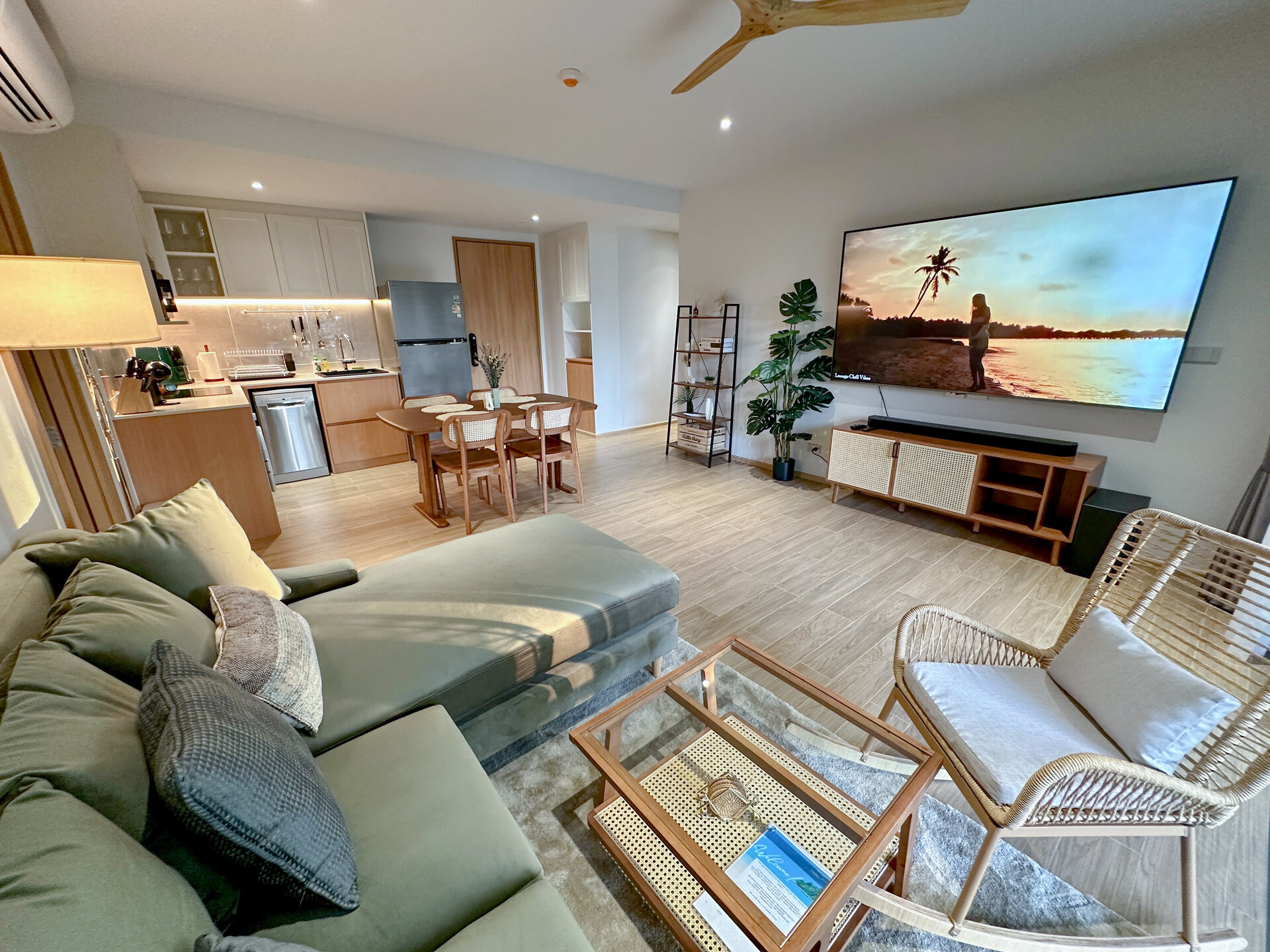 ลากูน่าบีชไซด์ (ID 553)