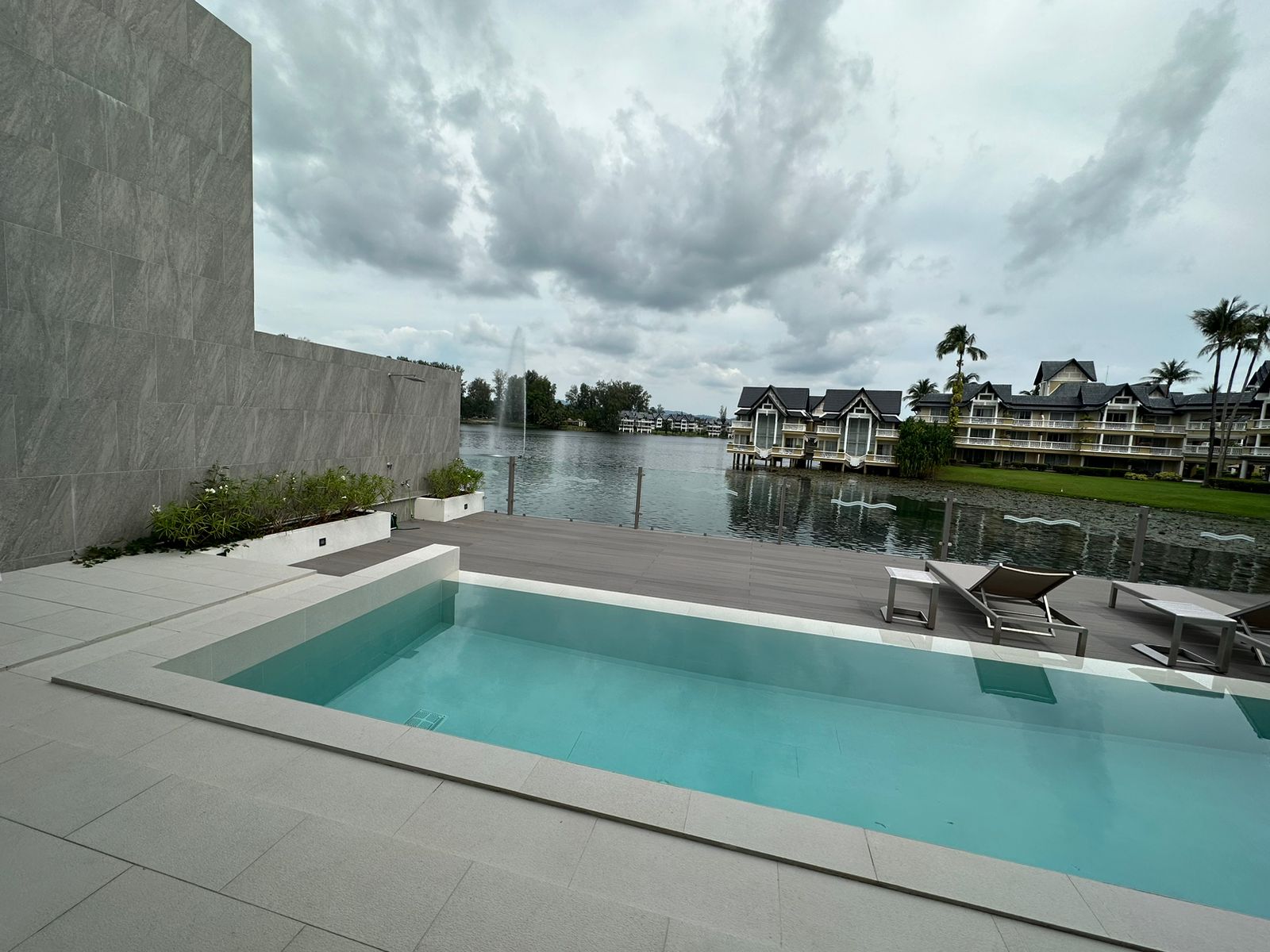 Продажа 2-спальной квартиры с бассейном и террасой в Angsana Beachfront (ID 491)