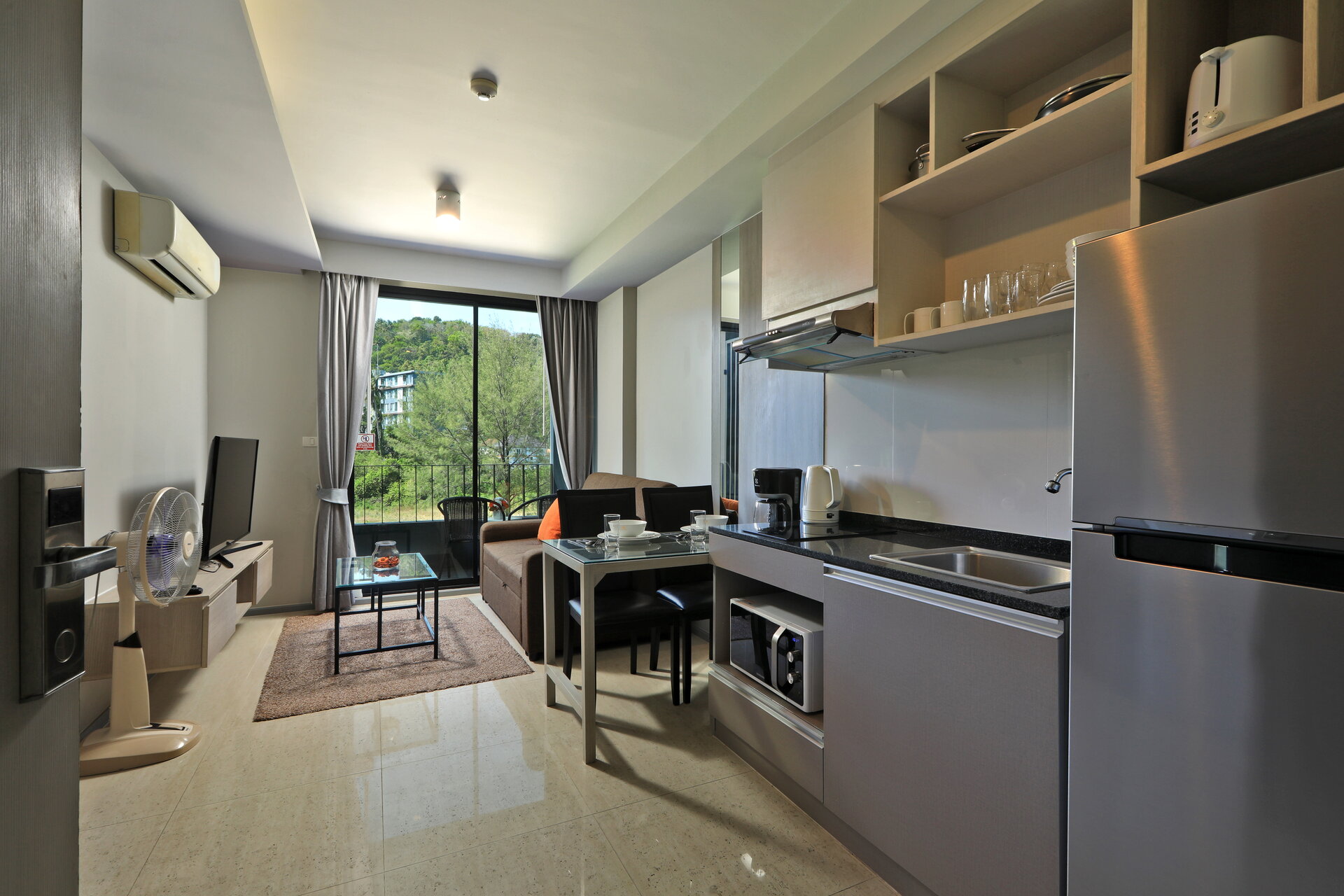Продам 1 спальную квартиру в 6th Avenue Condo (ID 64)