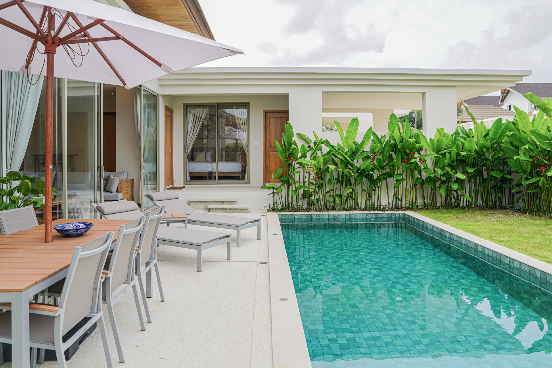 ตรีชาดาอาซัวร์ (ID 688)