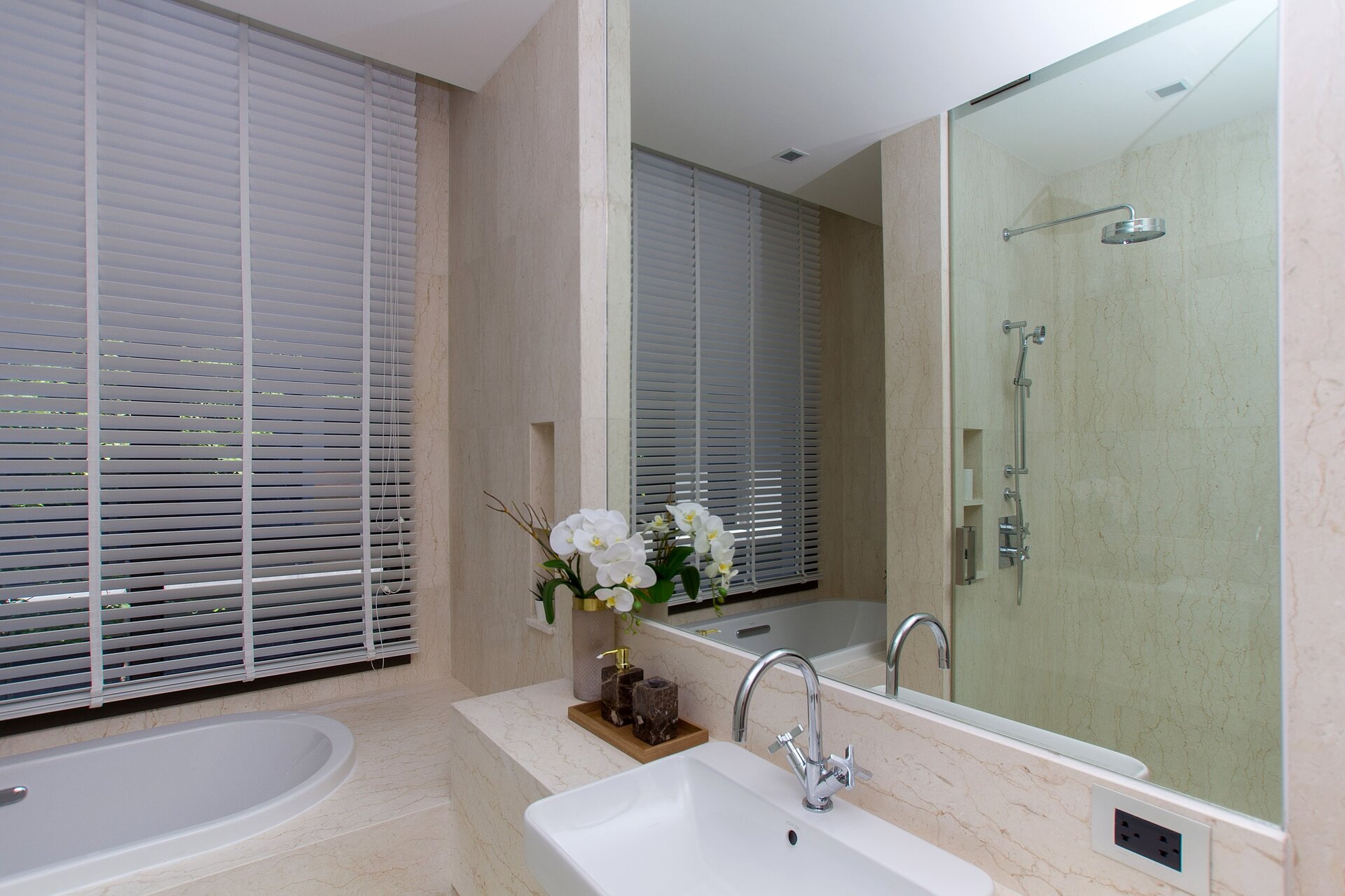 อพาร์ทเมนท์ 2 ห้องนอนในบ้านไม้ขาว (ID 134)