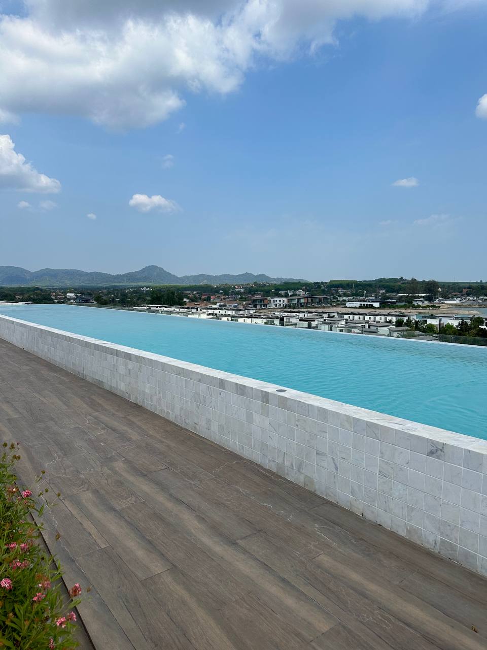 อพาร์ทเมนท์ 2 ห้องนอนสำหรับขายในสกายพาร์คลากูน่า (ID 360)