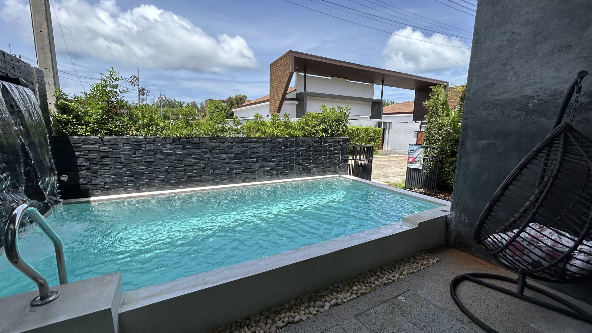 2 спальная вилла с бассейном в Чалонге (ID 1)