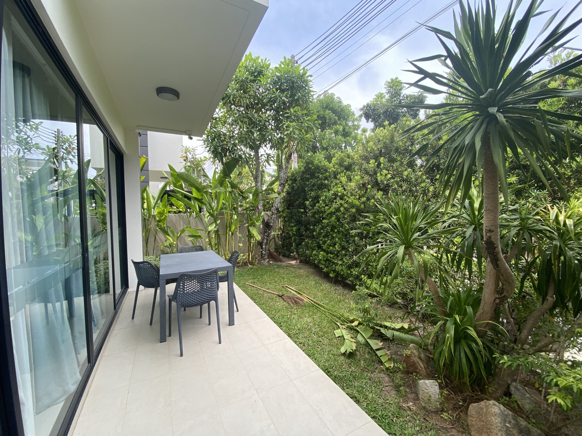 4 bedroom townhouse with swimming pool in Laguna Park (ID 49)