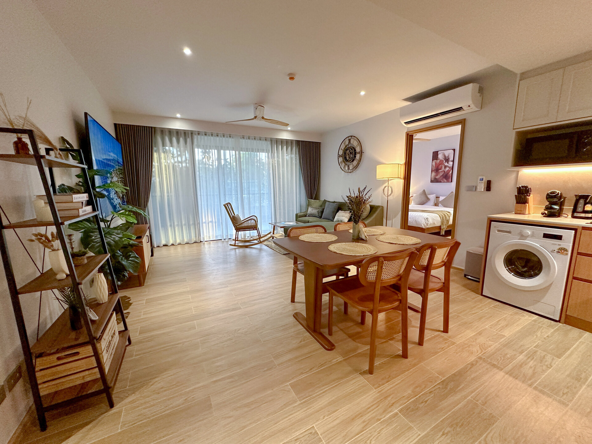 ลากูน่าบีชไซด์ (ID 553)