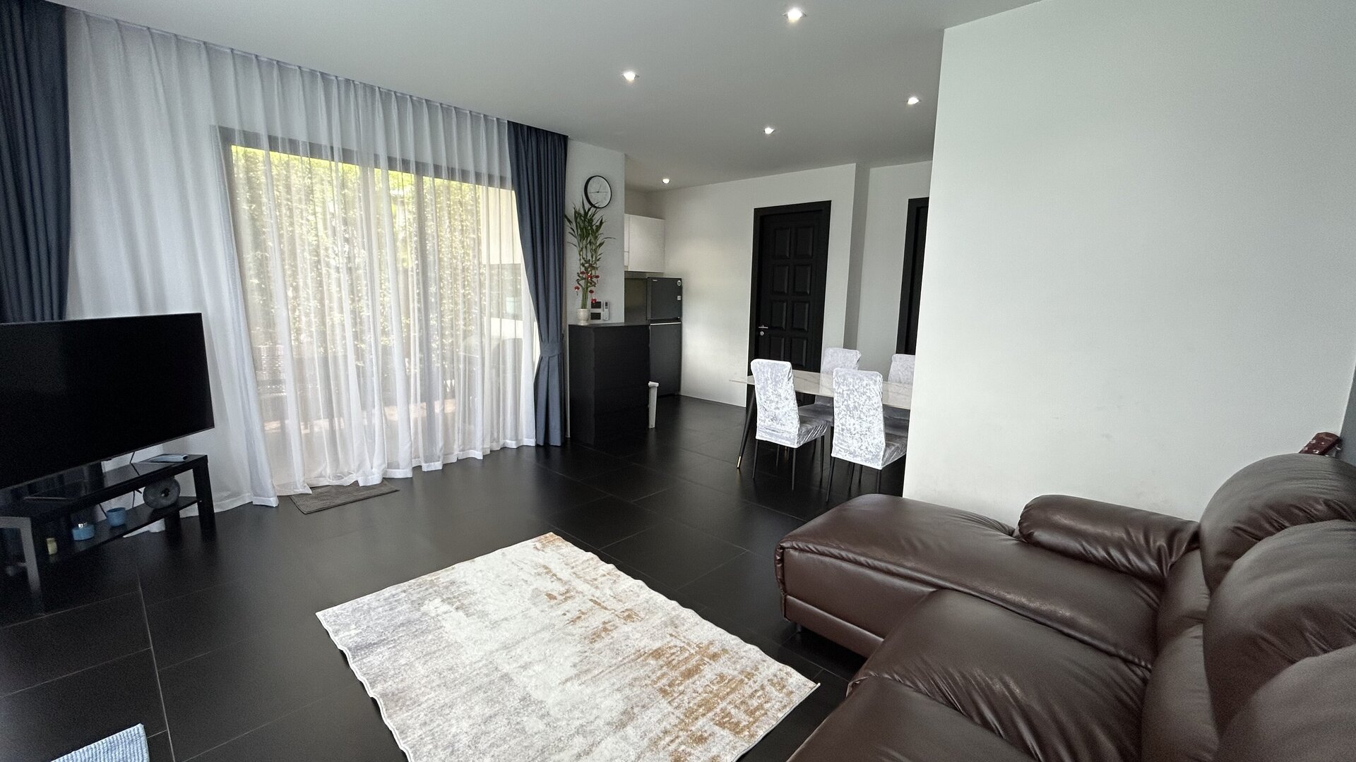 2 спальная вилла с бассейном в Чалонге (ID 1)