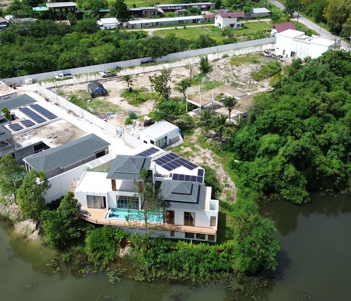 เลคฟร้อนท์วิลล่าบ้านมานิค-5 ห้องนอน (ID 155)