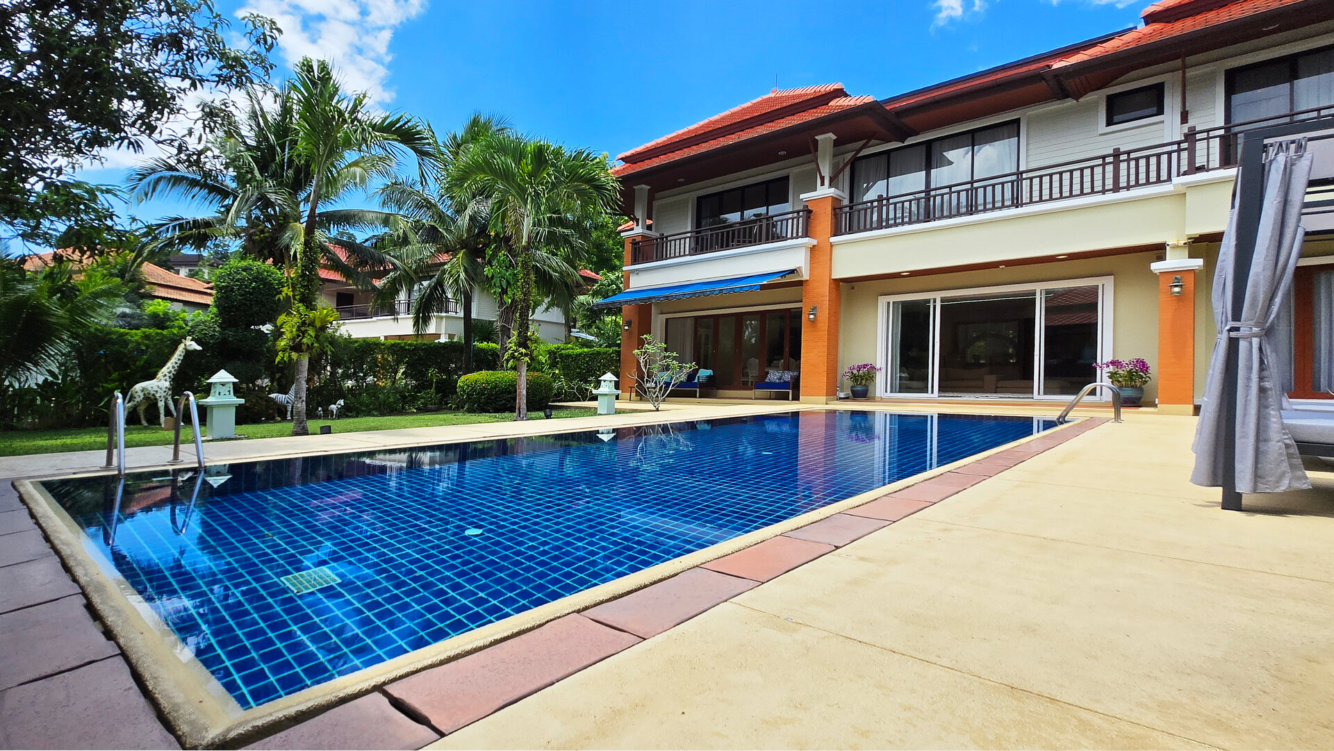 วิลล่าปรับปรุงใหม่ในลากูน่า (ID 623)