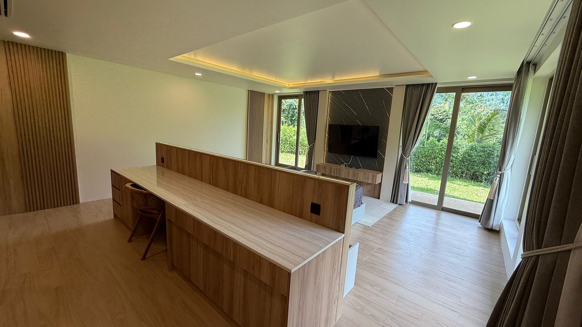 เลคฟร้อนท์วิลล่าบ้านมานิค-5 ห้องนอน (ID 155)