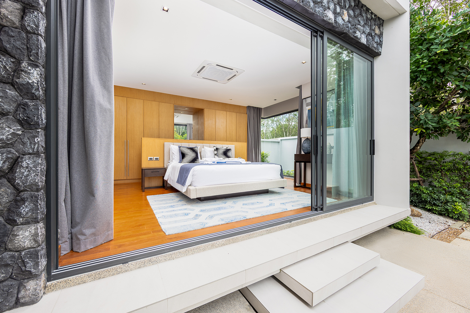 Magnum Villa в Botanica Modern Loft II (ID 703)