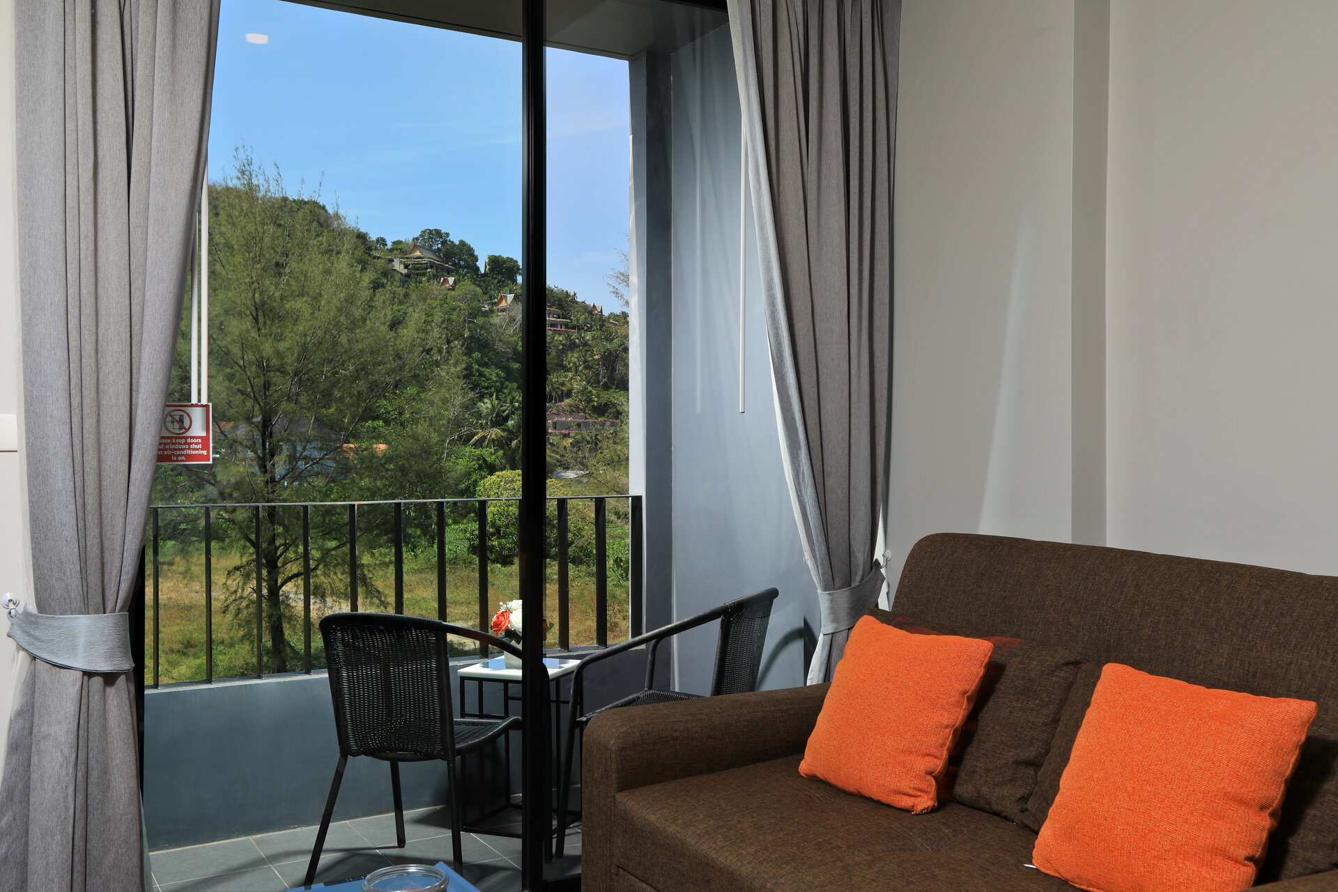 1 спальная квартира в 6th Avenue Condo (ID 62)