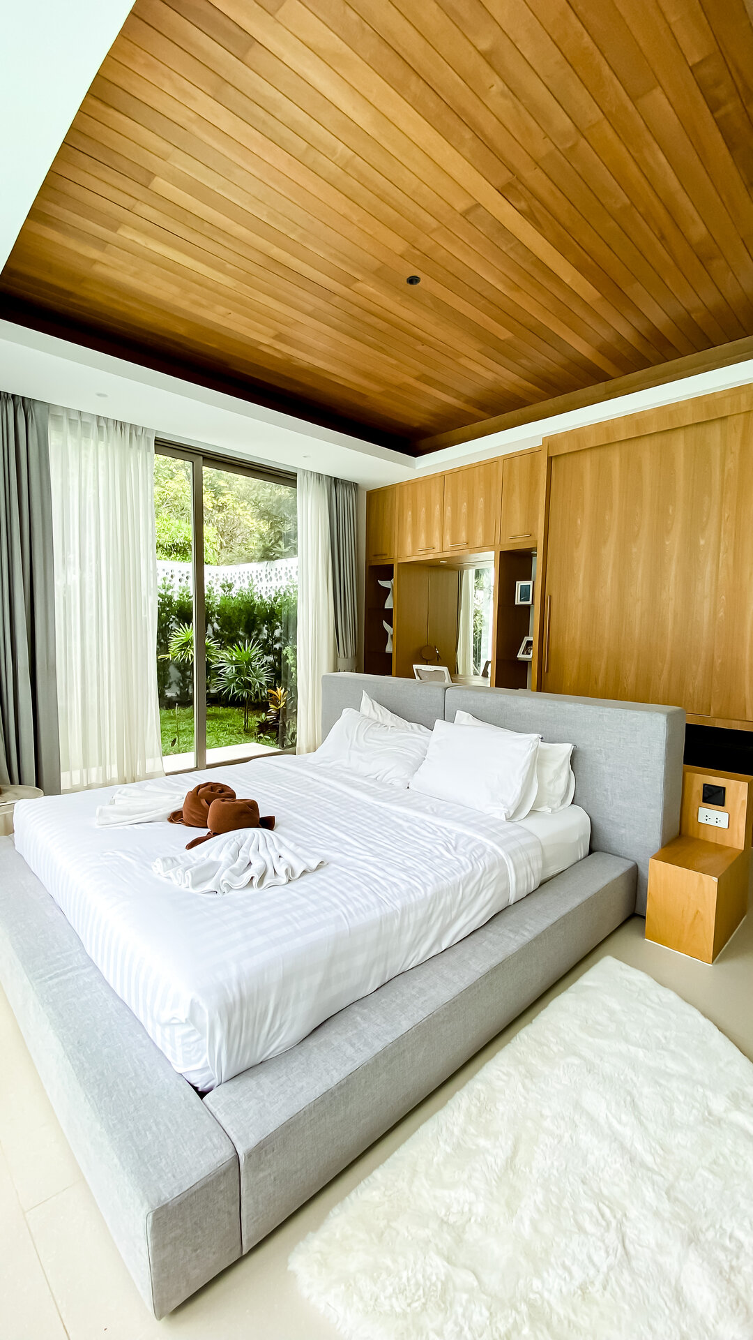 เข้ายึดคฤหาสน์ LuxPride 3 (ID 568)