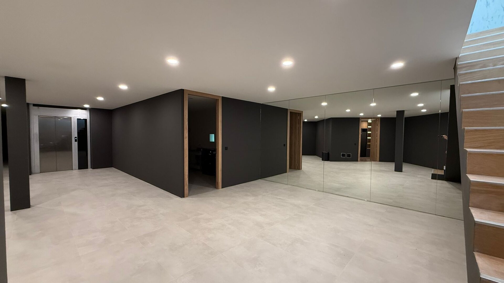 เลคฟร้อนท์วิลล่าบ้านมานิค-5 ห้องนอน (ID 155)