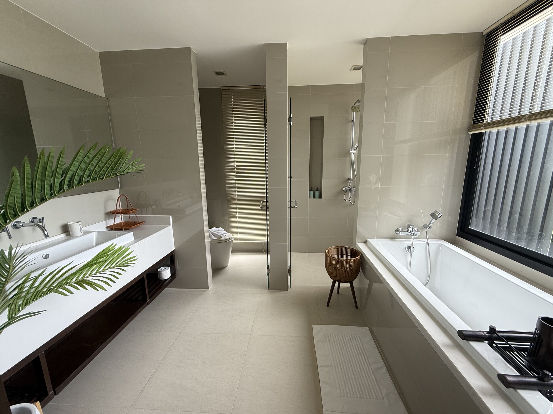 ลากูน่าพาร์ค (ID 600)