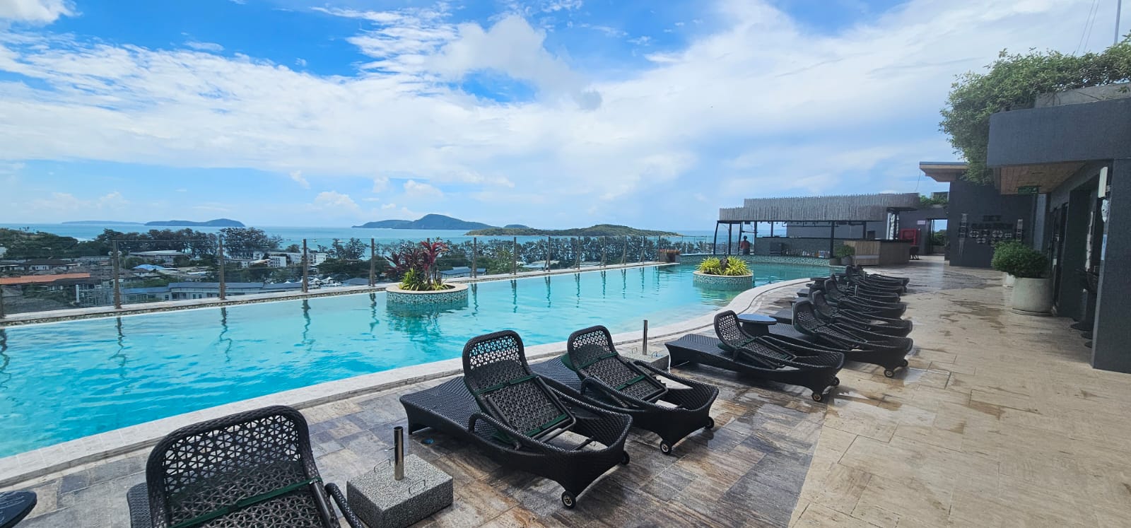 อพาร์ตเมนต์ 1 ห้องนอนวิวทะเล (ID 115)