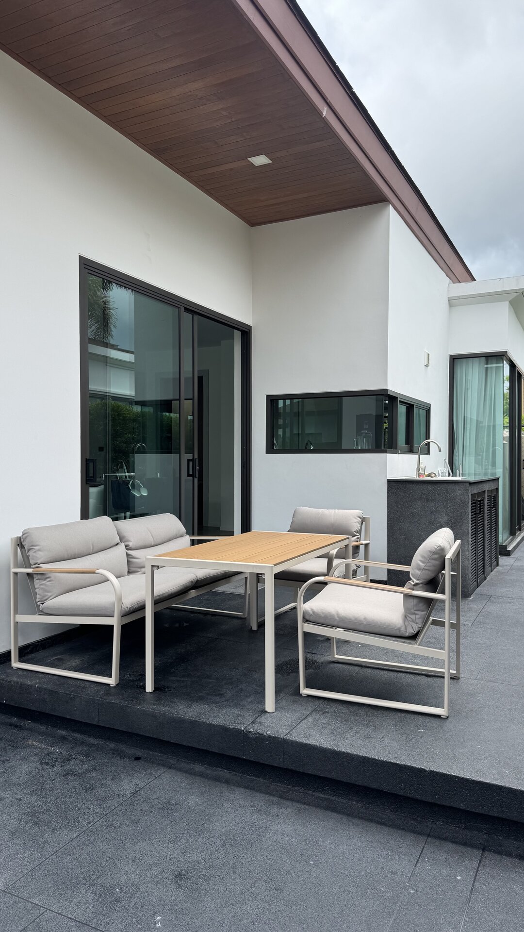 The 8 pool villa (ID 598)