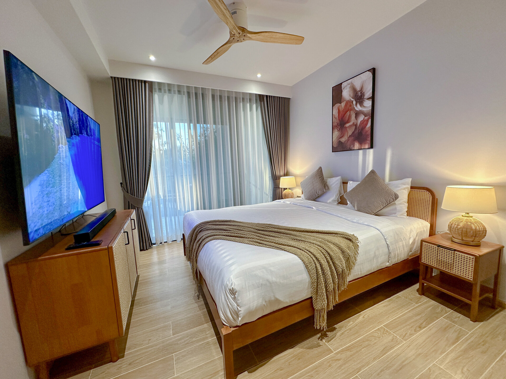 ลากูน่าบีชไซด์ (ID 553)