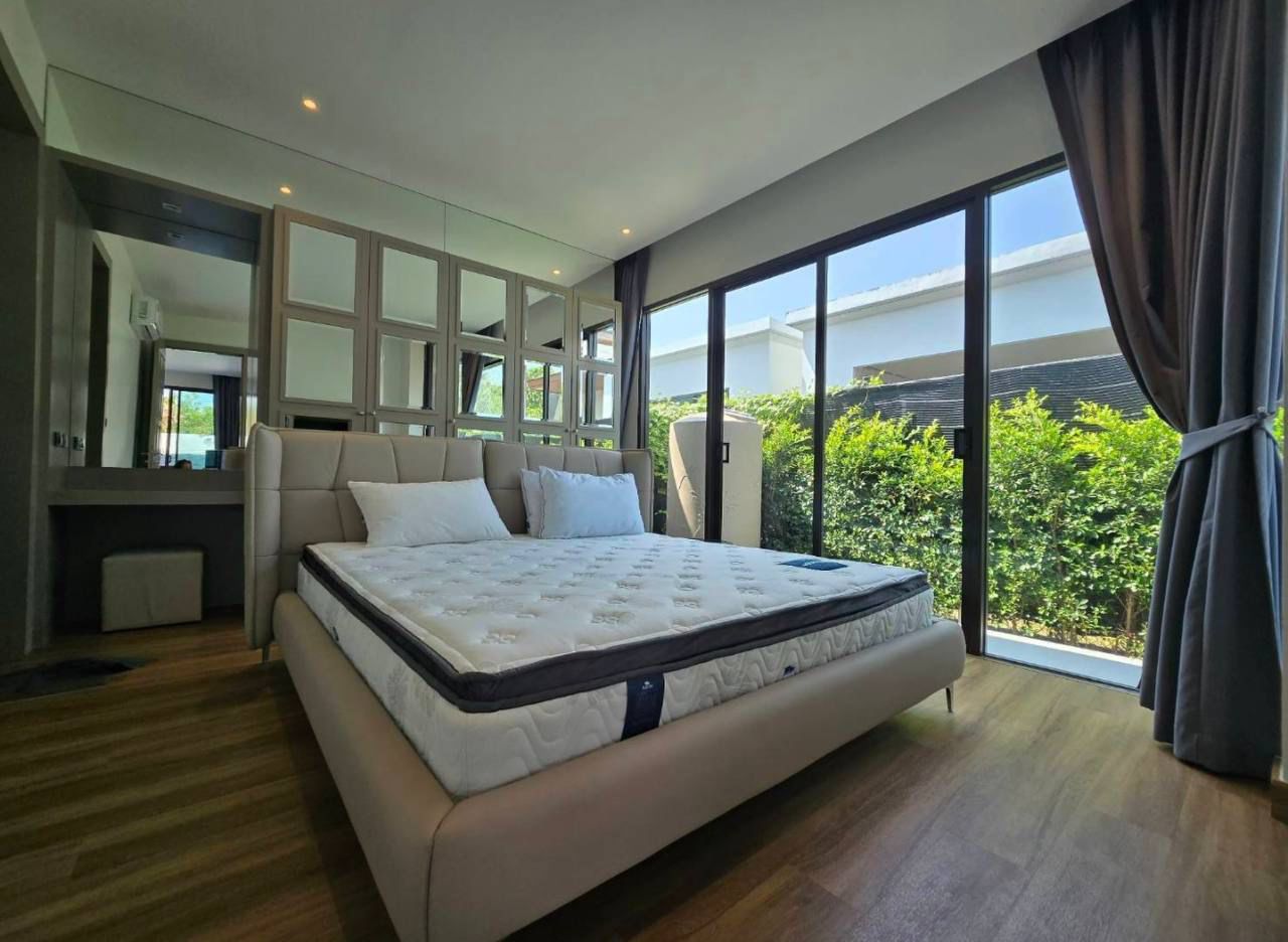 The 8 pool villa (ID 599)