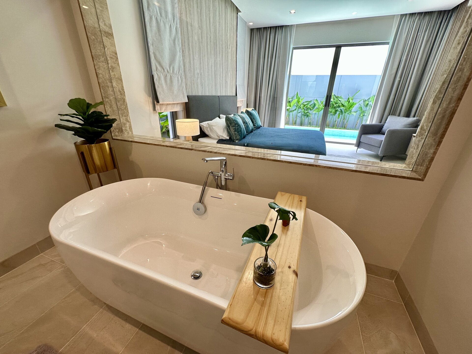 Аренда люксовой 3 спальной виллы в Zenity (ID 281)