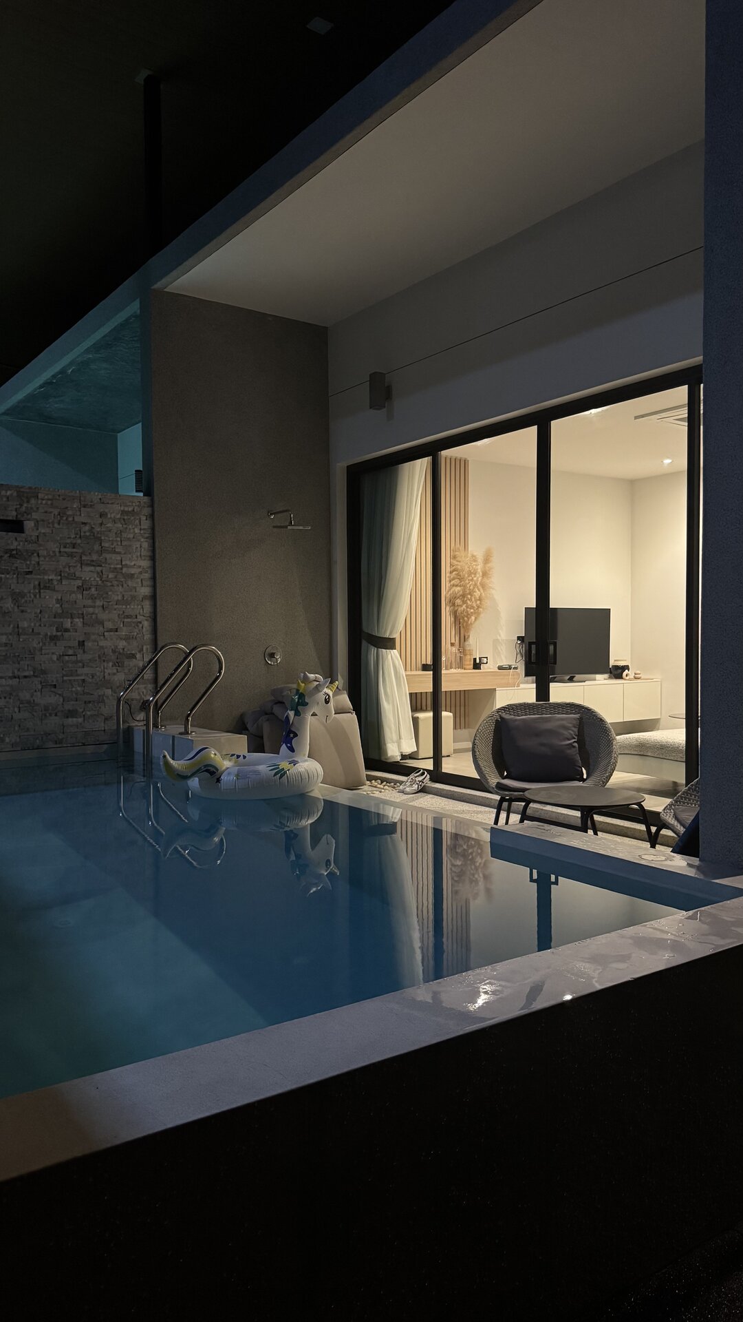 The 8 pool villa (ID 598)