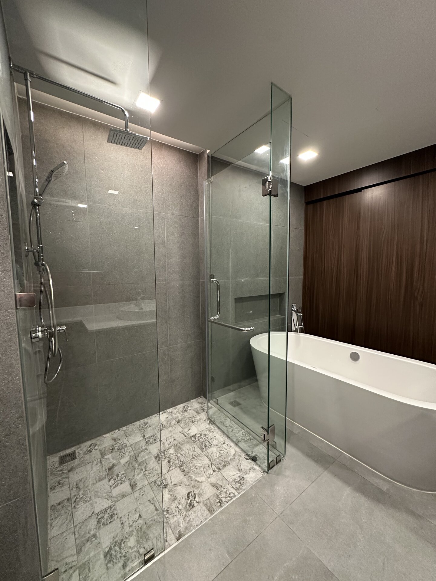 1 ห้องนอนของอพาร์ทเม้นภูมิใจ Karon ชายหาดหน่วย 406 (ID 186)