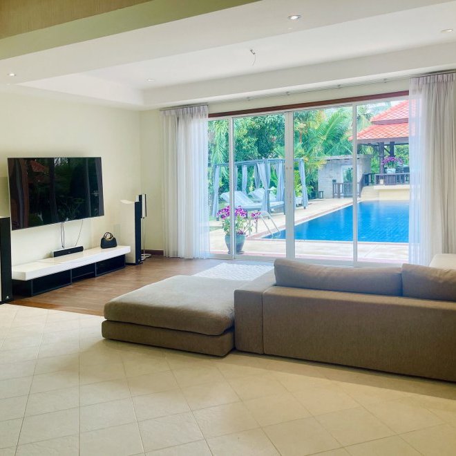 วิลล่าปรับปรุงใหม่ในลากูน่า (ID 623)