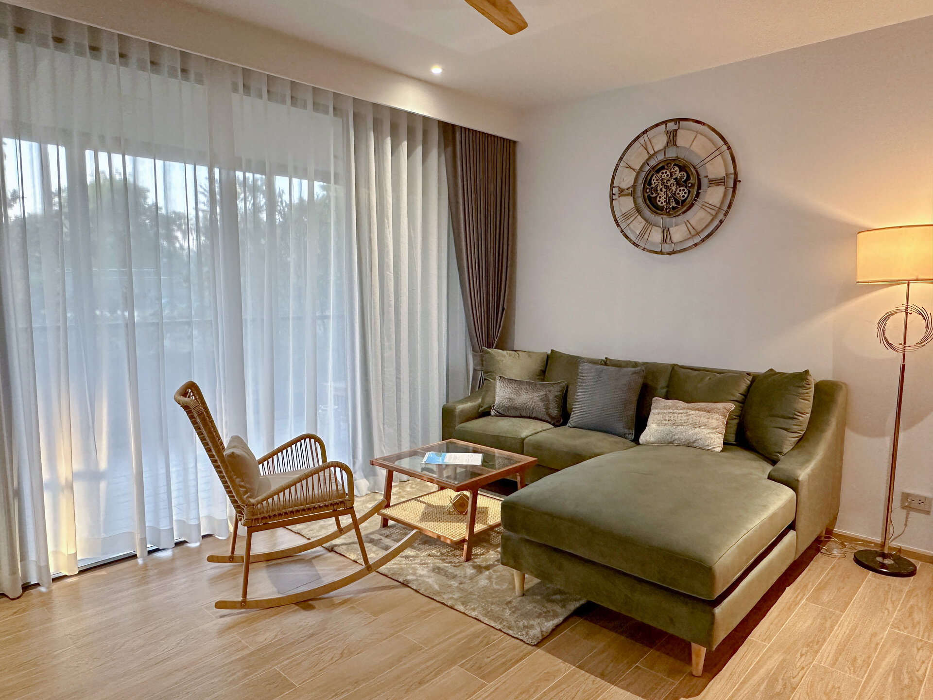 ลากูน่าบีชไซด์ (ID 553)